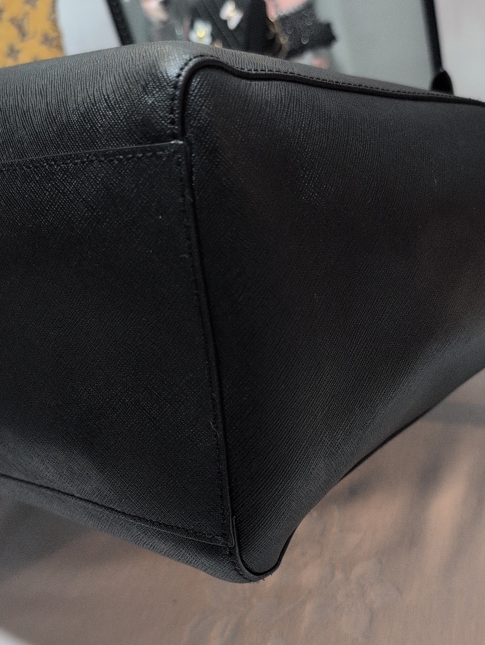 Tory Burch York large Buckle Tote Bag with Black saffiano leather and gold ๐ฅ๐ฅ - Picture 12 of 16